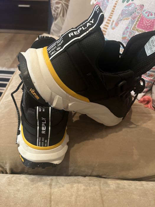 Маратонки - Сникърси