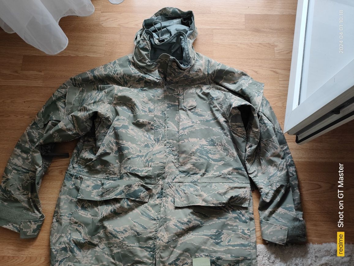 Compleu militar USA Army Goretex,mărime  M-L