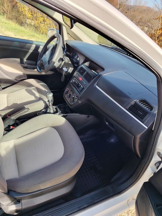 Vând Fiat Linea motor 1.4 benzina