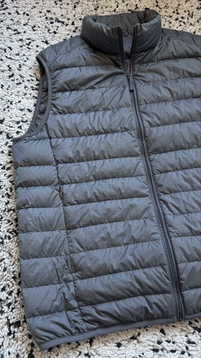 Нов дамски пухен елек размер L