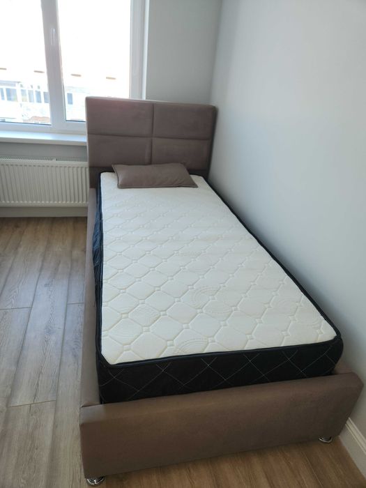 детский кровать+ стол и стул