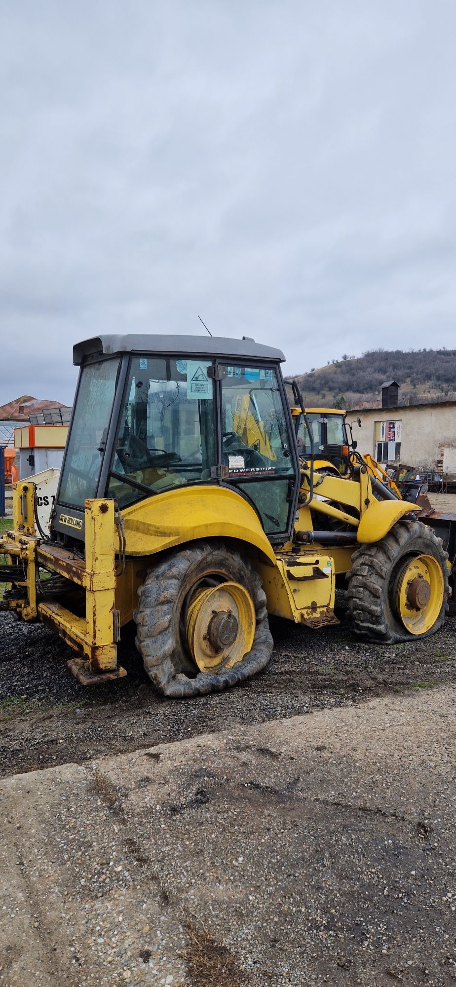 Dezmembrez Buldoexcavator  New Holland B 115 B An  2008