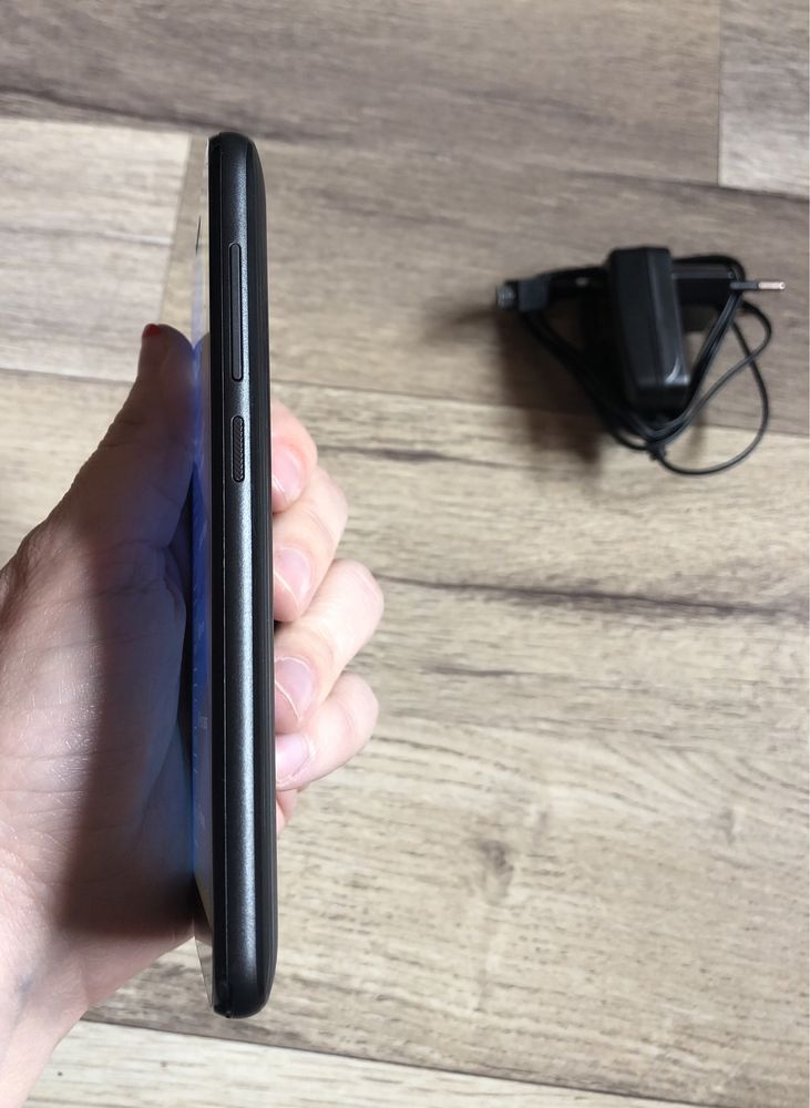 Telefon alcatel 1 nou