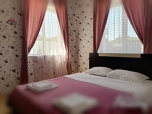 Къща за гости с басейн