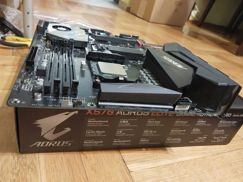 AMD Ryzen 7 5800X + Gigabyte X570 Aorus Elite