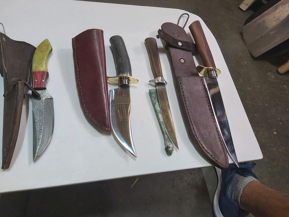 Cutite pentru vânătoare si pescuit.