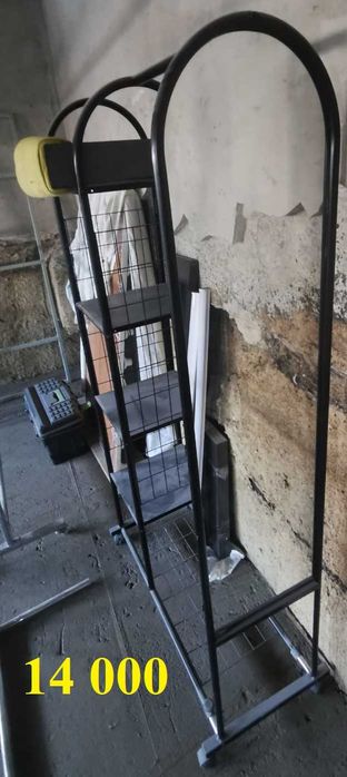 Продам вешалки 3шт