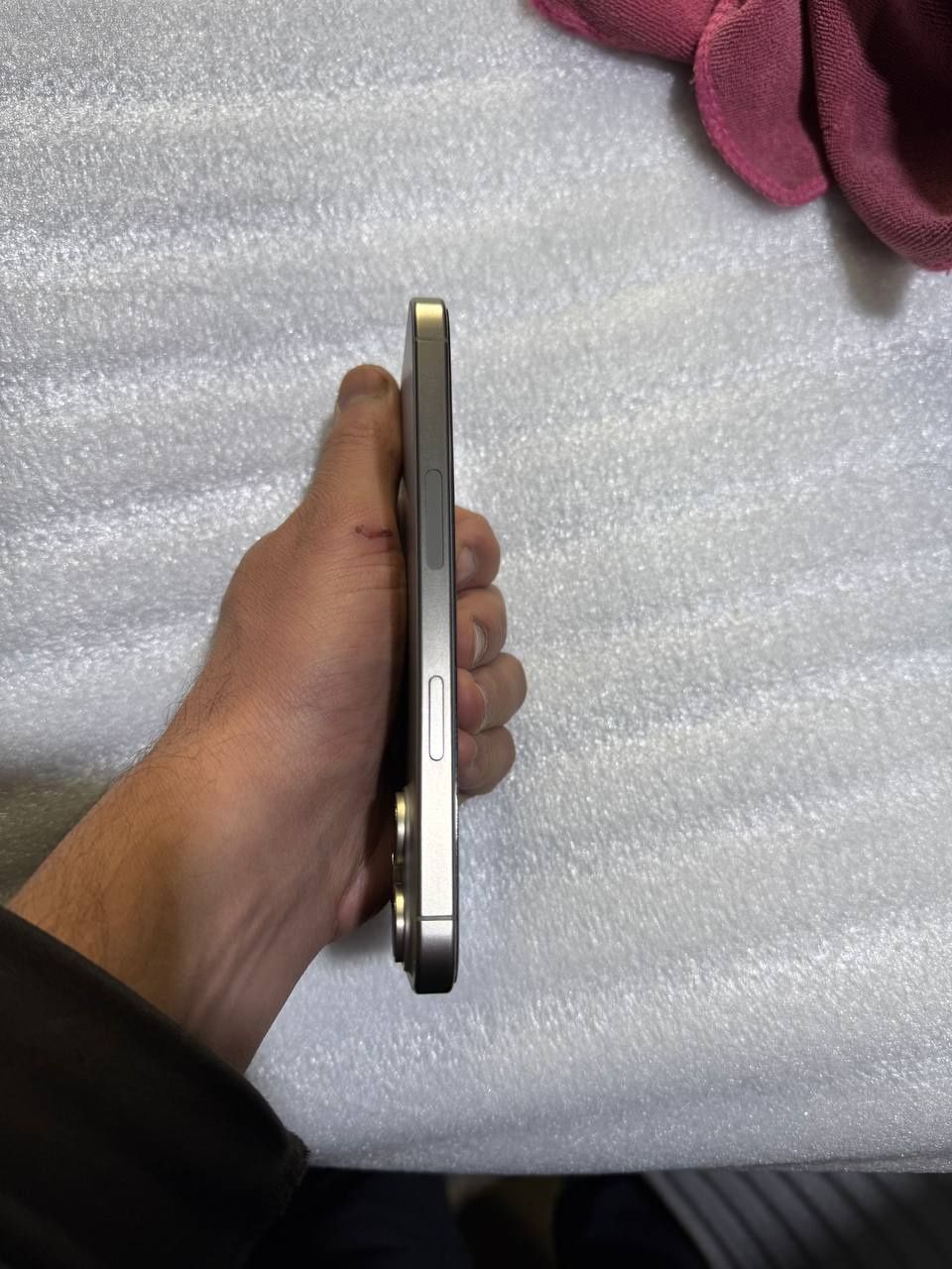 iPhone 15 pro max srochno sotiladi oladiganlar uchun 20$ utib beraman