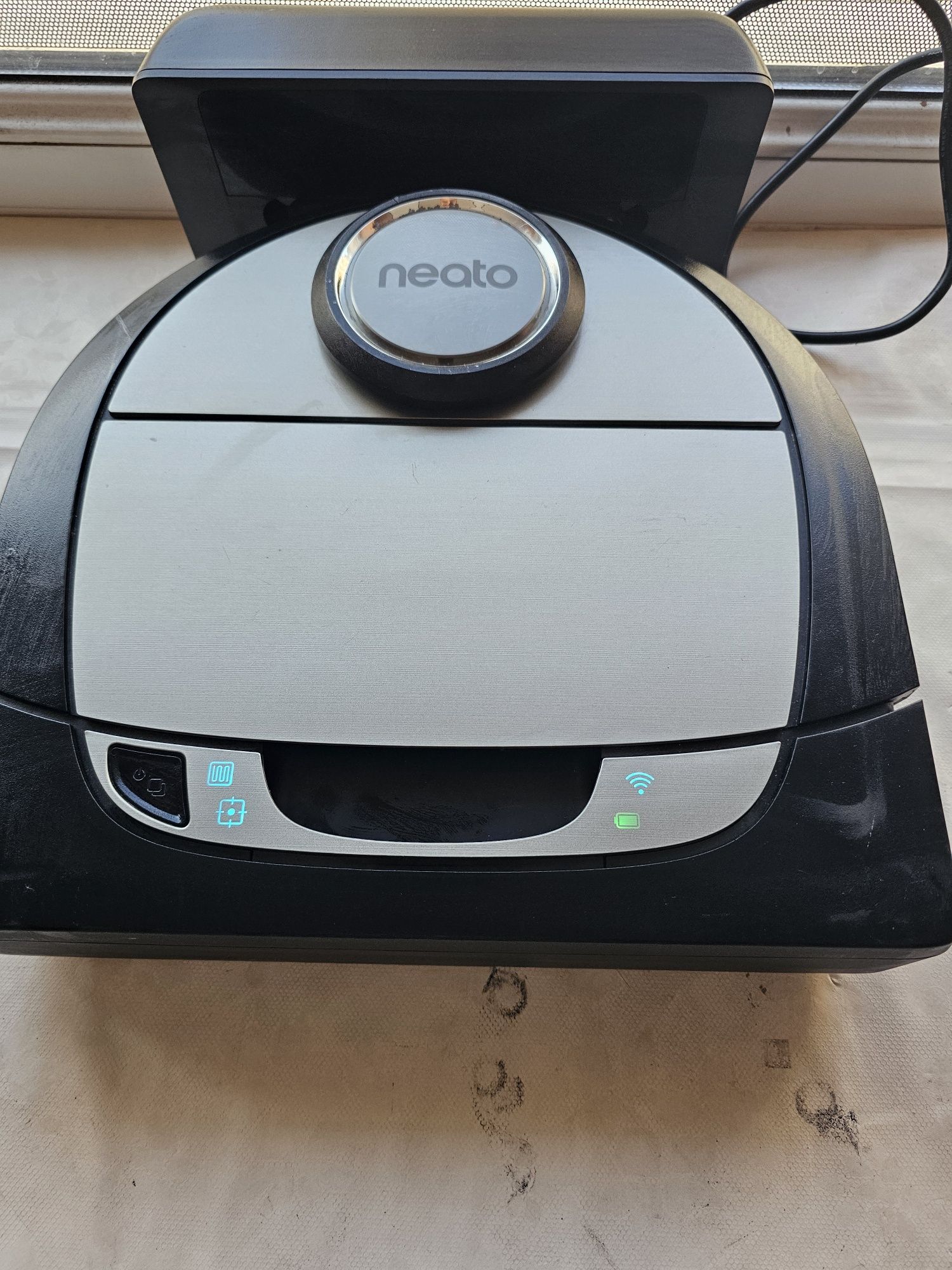 Робот прахосмукачка Neato D7