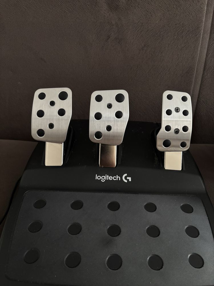 Игровой руль Logitech G29 Driving Force