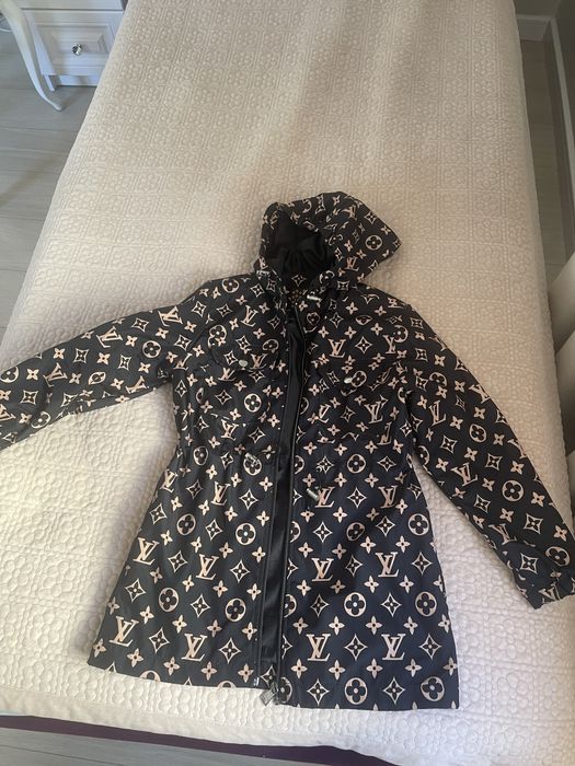 Ветровка на девочку