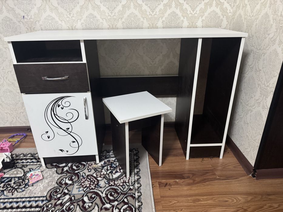 Стол стульясымен жаңа