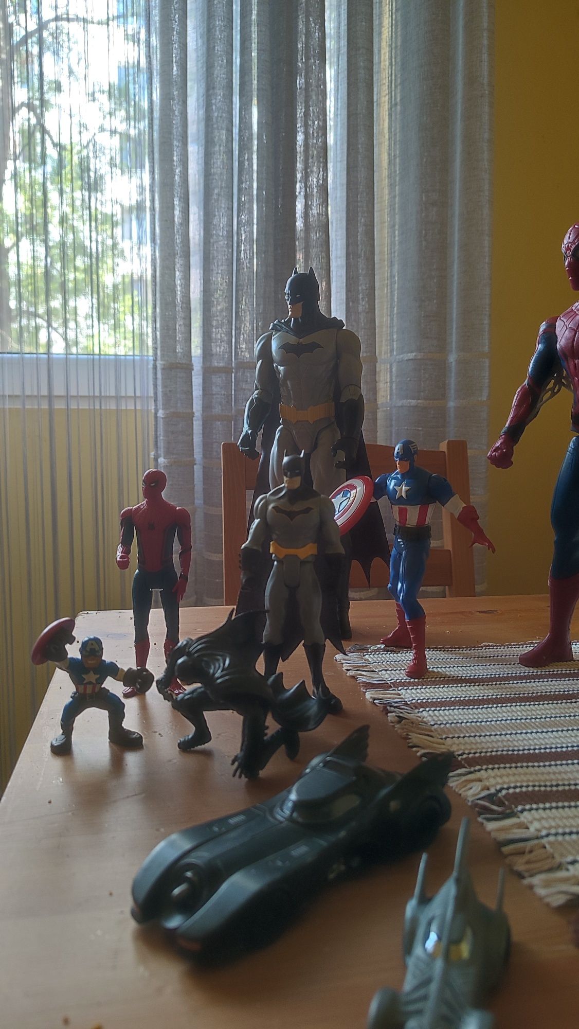Figurine Batman, spider man , robin, batmobil, DC comics