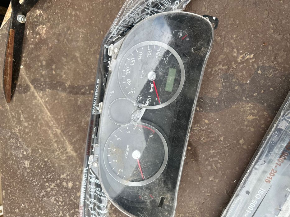 Продавам табло за форд