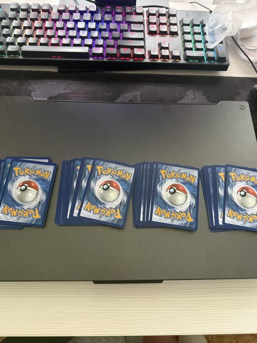 Vand 60 Lot Carti Pokemon TCG BULK