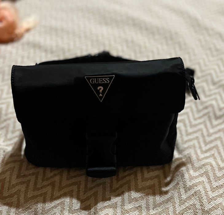 Мъжка чанта през рамо guess