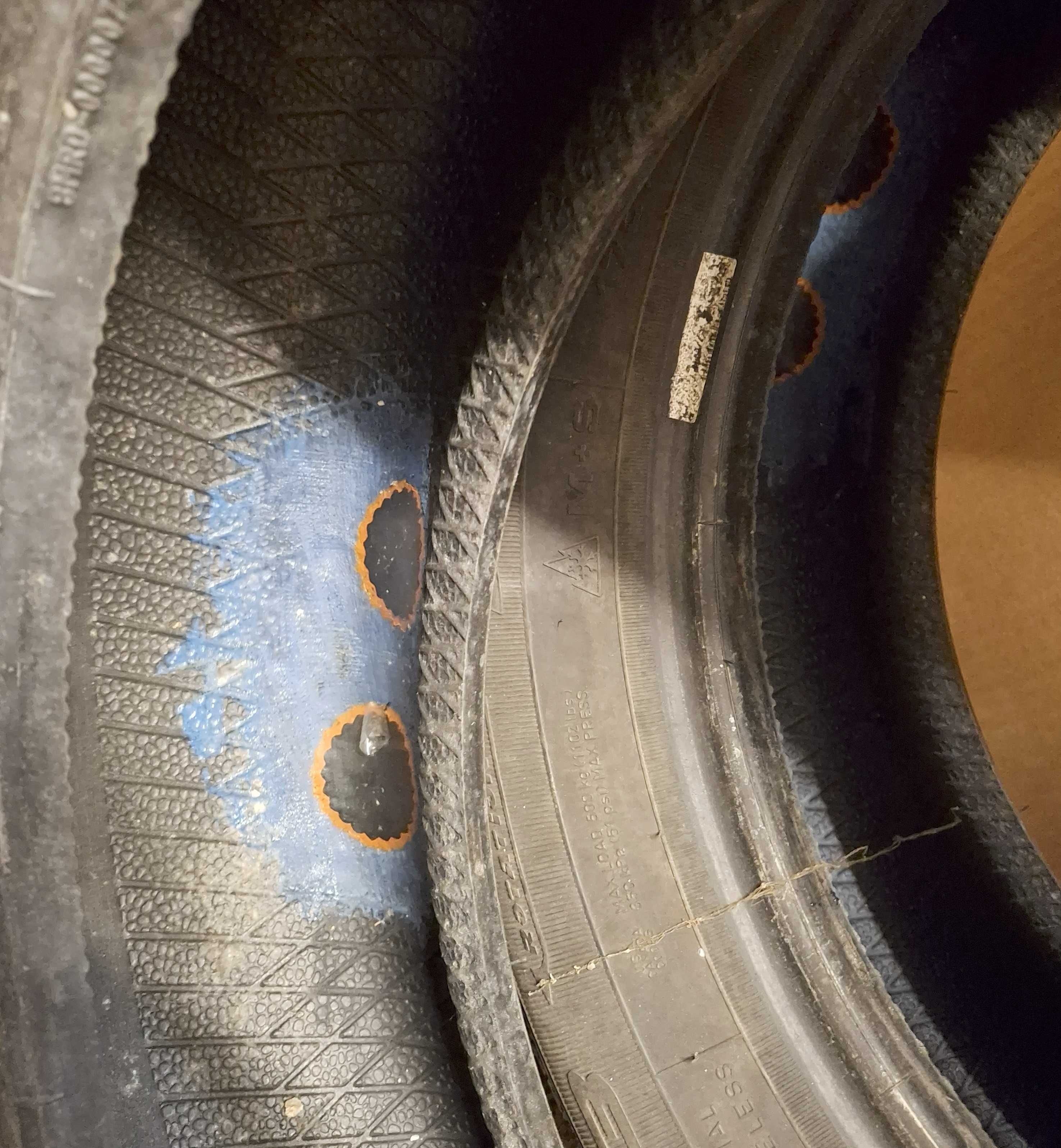 Зимни гуми : 4 бр. 225/50/17 и 3 бр. 175/70 R14