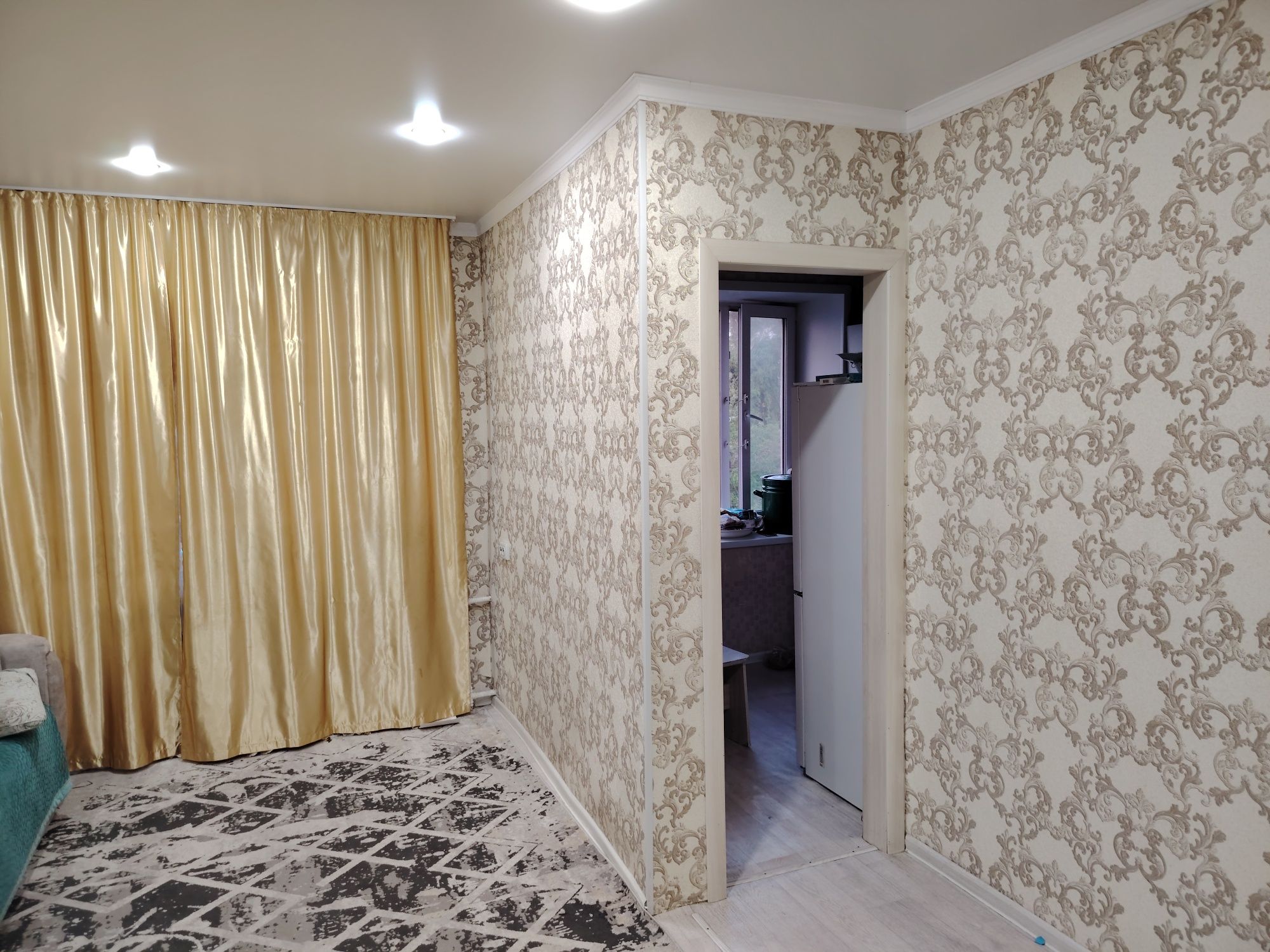 Продам 2 комн. кв. р-н взрослой обл. больницы