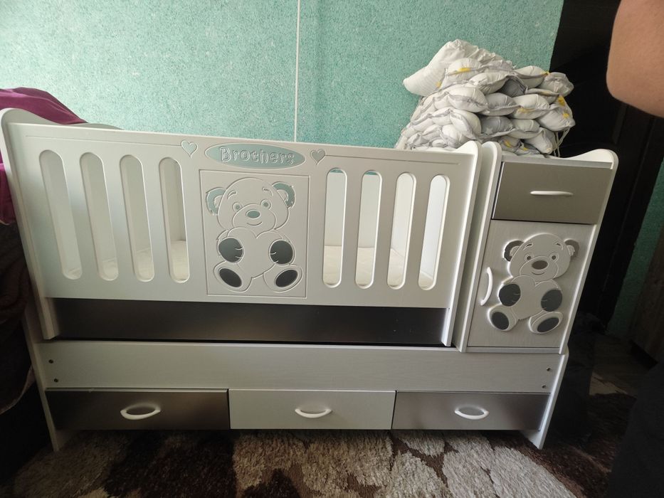 Детская кровать,двух спалка и комод