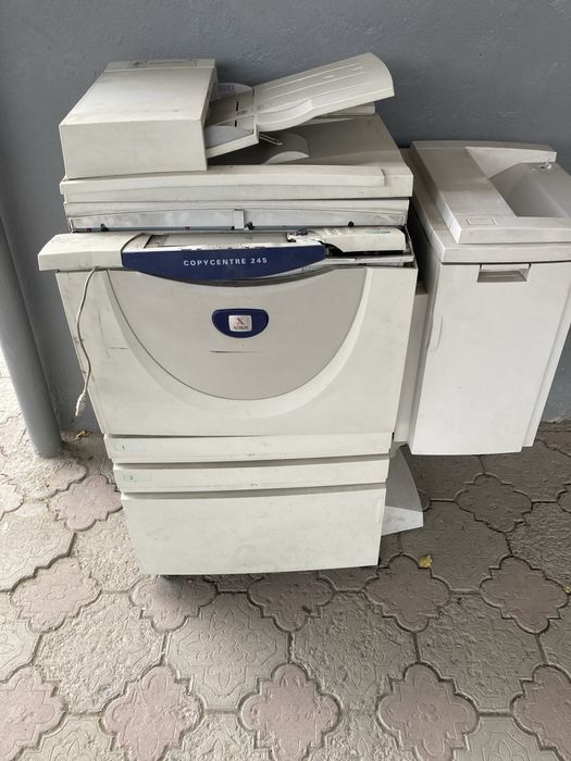 Продам 4 копировальных аппарата Xerox