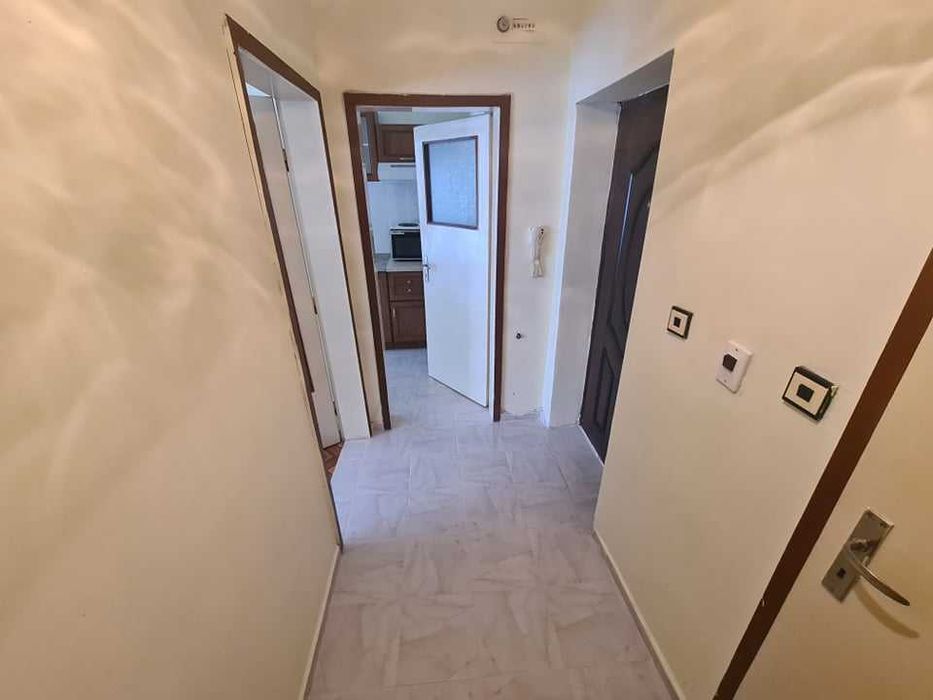 Дава се под наем Двустаен апартамент в Бургас, Възраждане - 55 кв.м за 150 € - Снимка #17