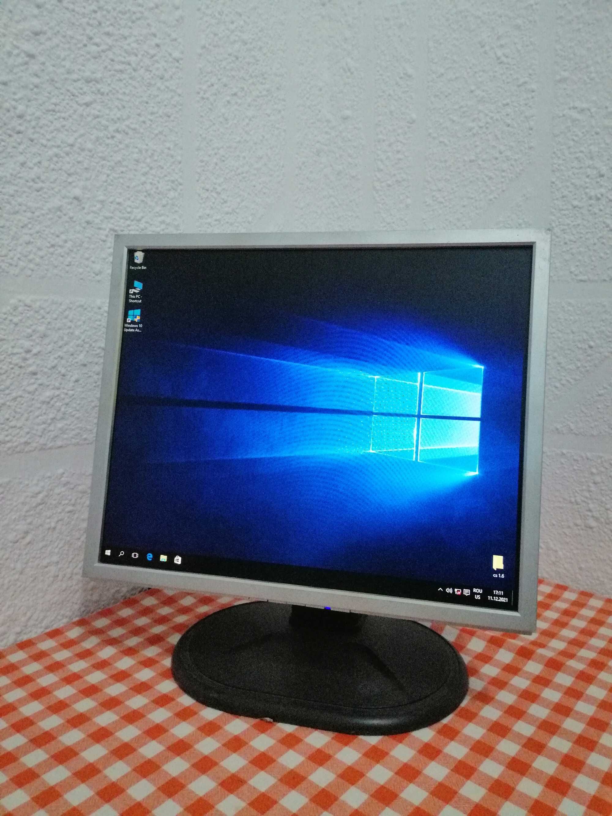 Ocazie! Vand Monitor Fujitsu Siemens 19" 50 cm diag pret negociabil