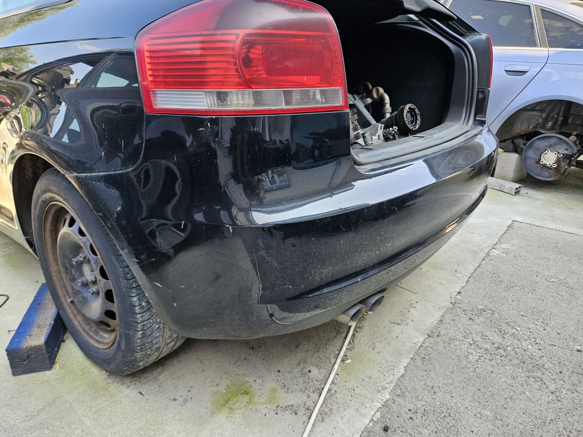 Bara Spate Audi A3 Coupe Negru LY9B