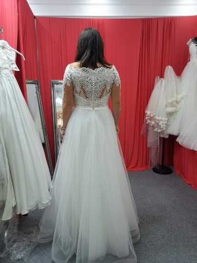 Vand rochie de mireasa