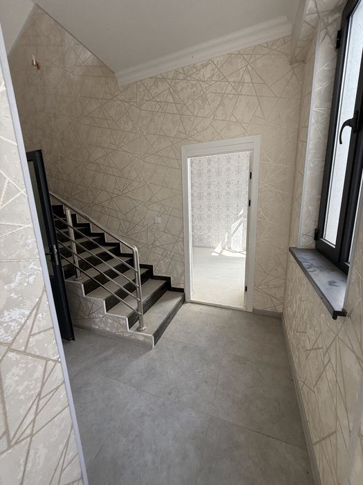 Srochno uchastok sotiladi 1 sotix 2 etaj 4 xona