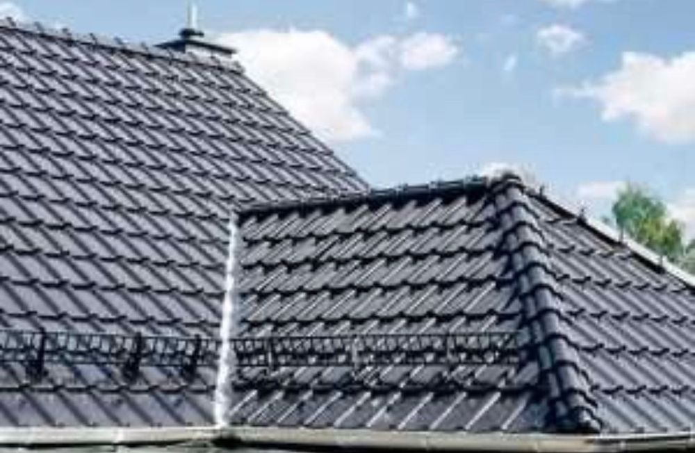 Reparatii acoperisuri montaj dulgheri masardari montaj tigla metalica