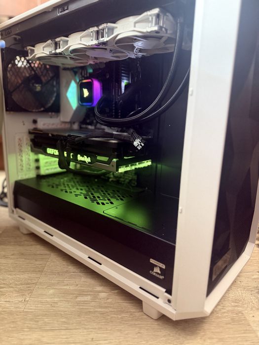 Геймърски компютър/ I9 9900K/Водно/32GB/RTX 3090 24GB/2TB SSD