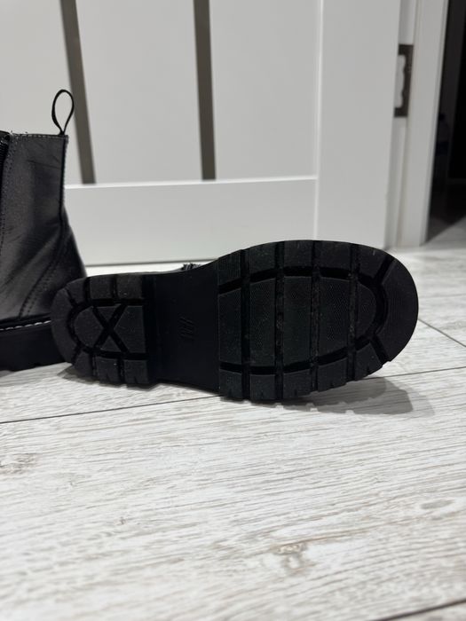Продам ботинки H&M для девочки