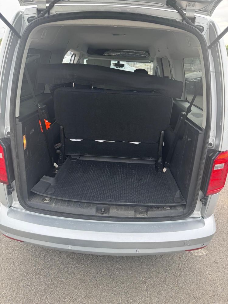 Vand autoturism VW CADDY MAXI 7 locuri