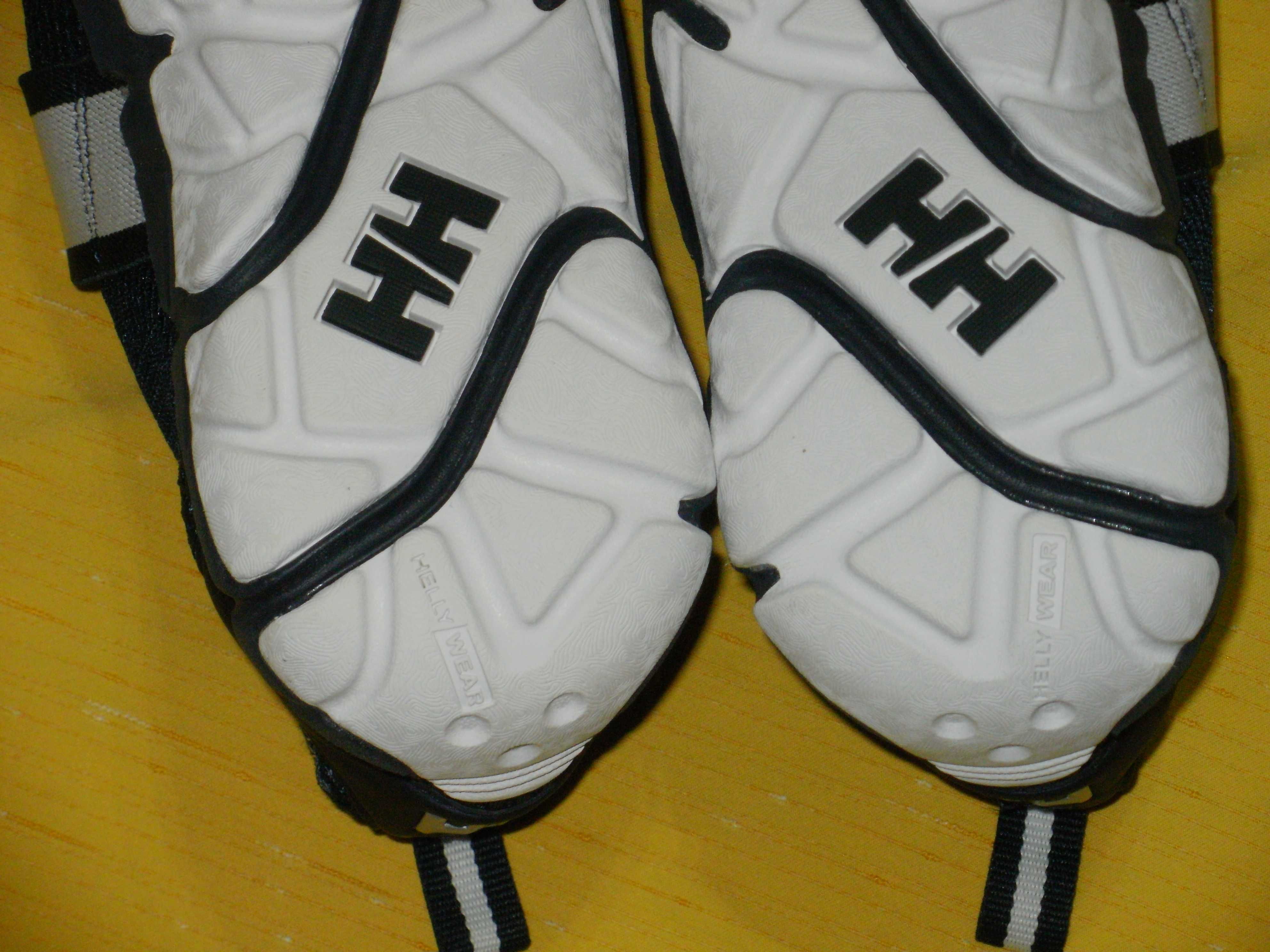 HELLY HANSEN страхотни летни мъжки кецки 43/44