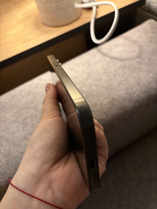 Iphone 15 pro max ( 96% battery health )