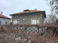 Продавам къща в село Долна Малина-област София-цена 220 000 лв.