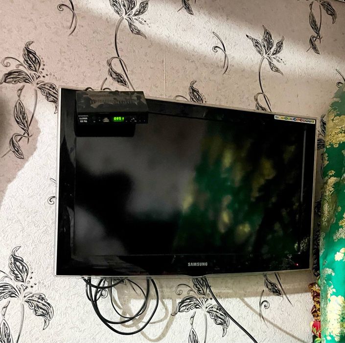 Телевизор samsung