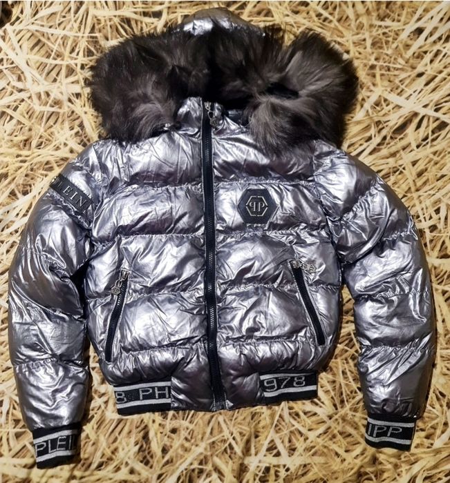 Сребристо зимно яке " Philipp Plein " , с естествен косъм на качулкатa
