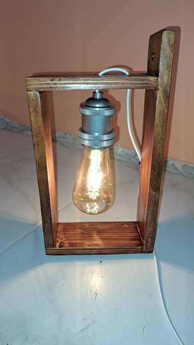 Ръчно изработеени лампи от дърво