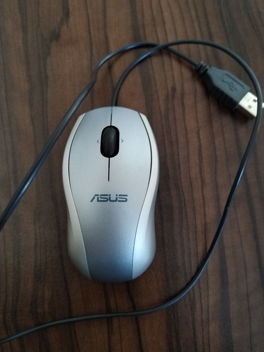 Адаптер с кабел и мишка ASUS