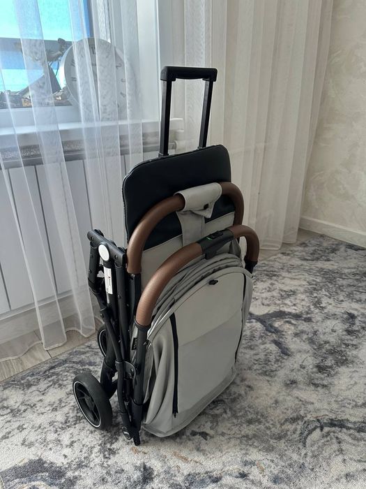 Прогулочная коляска, новая, лёгкая