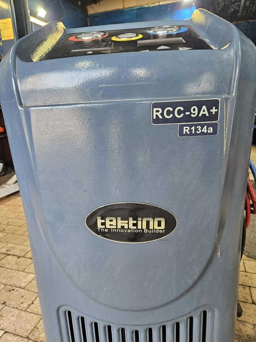 Машина за авто климатици нова почти неизползвана.