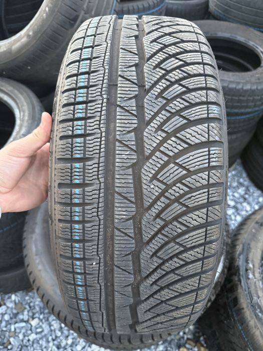 Anvelope de iarna 225/50 R18
