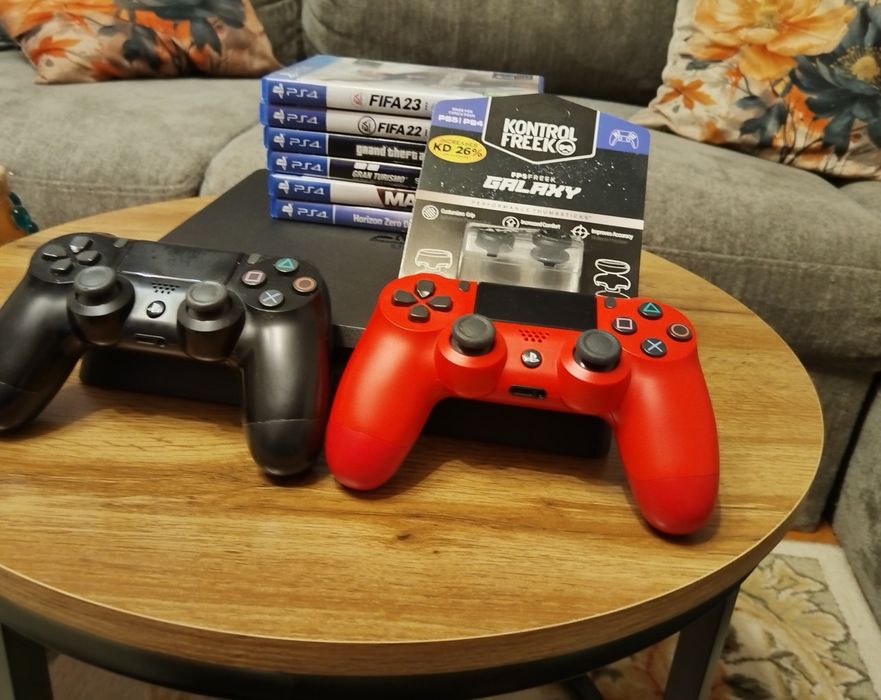 Ps4 в Перфектно състояние 850 GB като нов