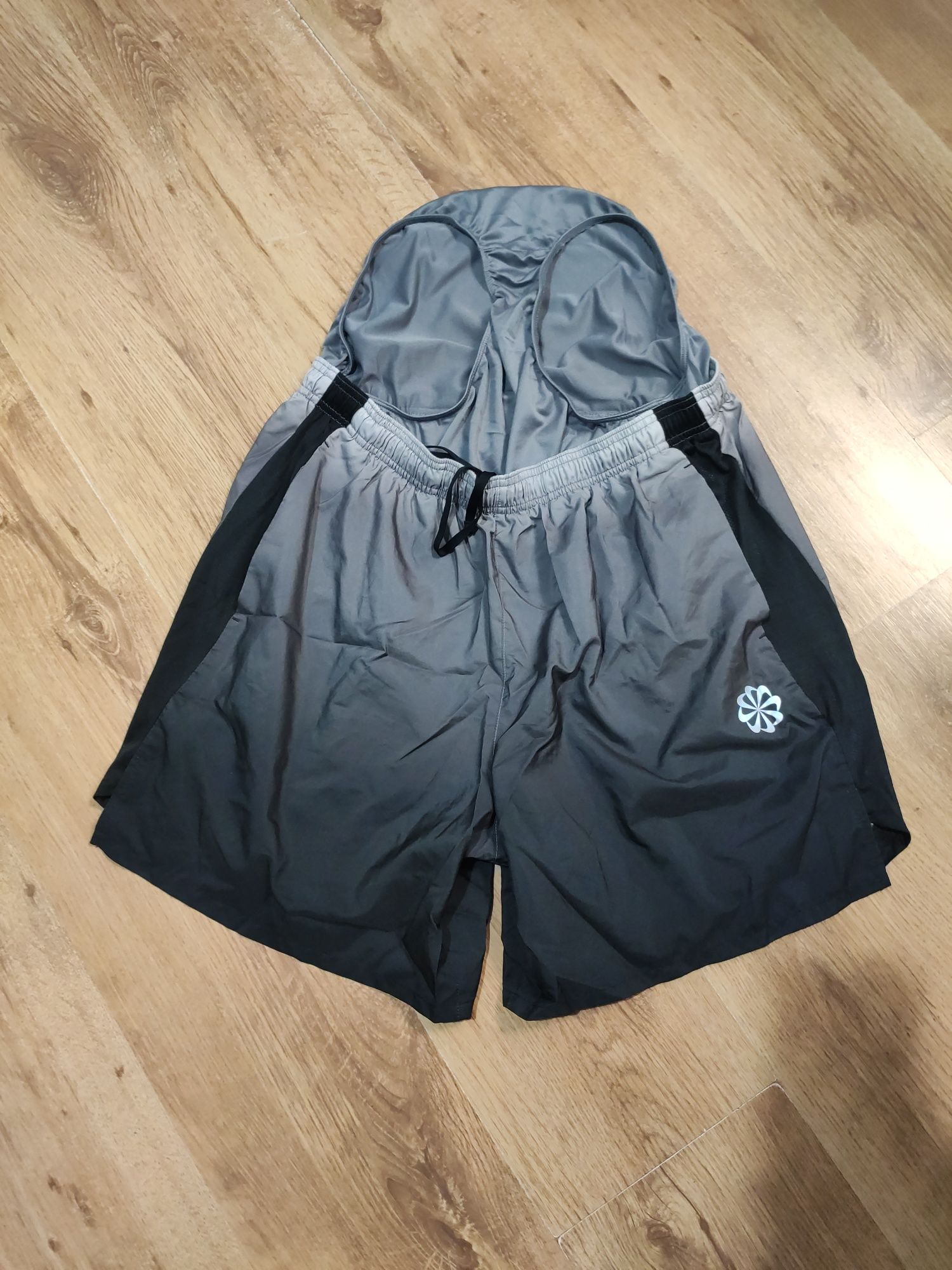 Pantaloni scurți Nike mărimea XL