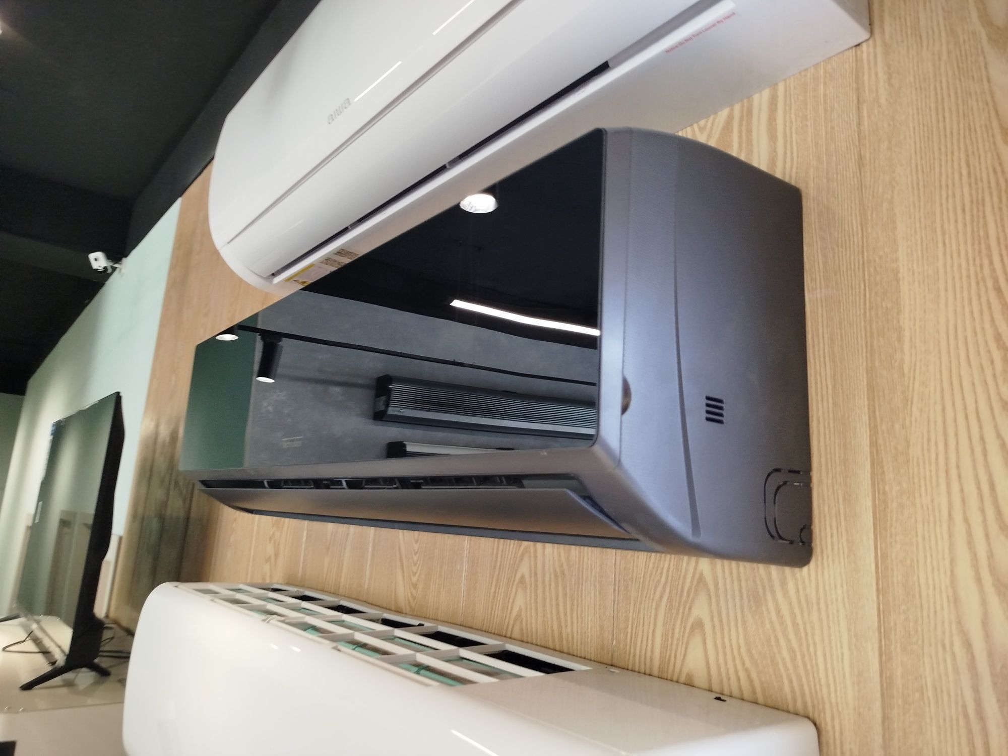 Кондиционер Technobox Darkmoon 12BTU