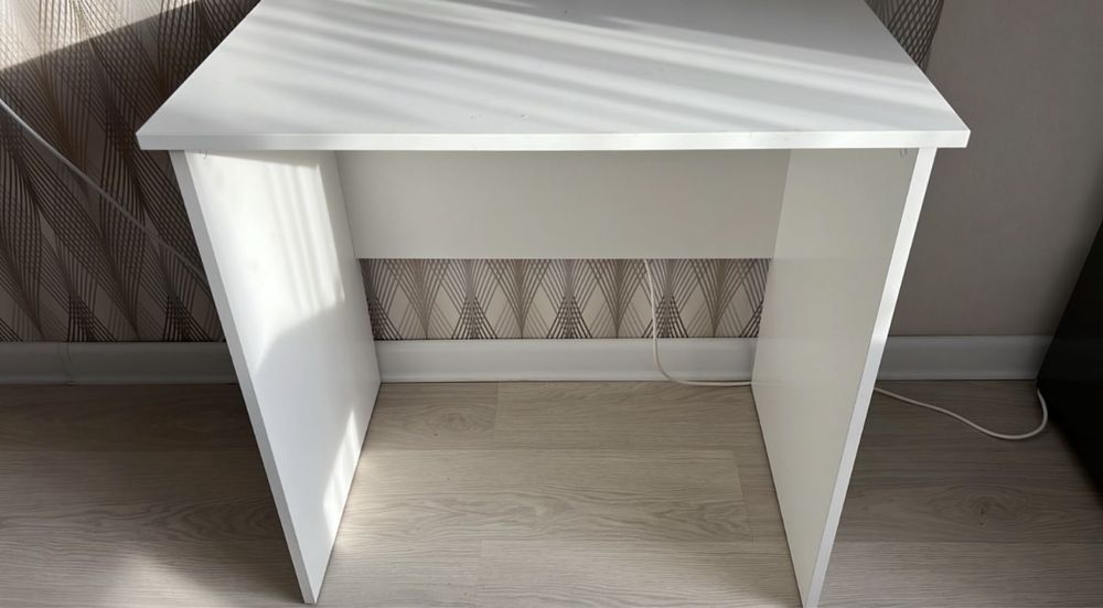 Продам стол б/у