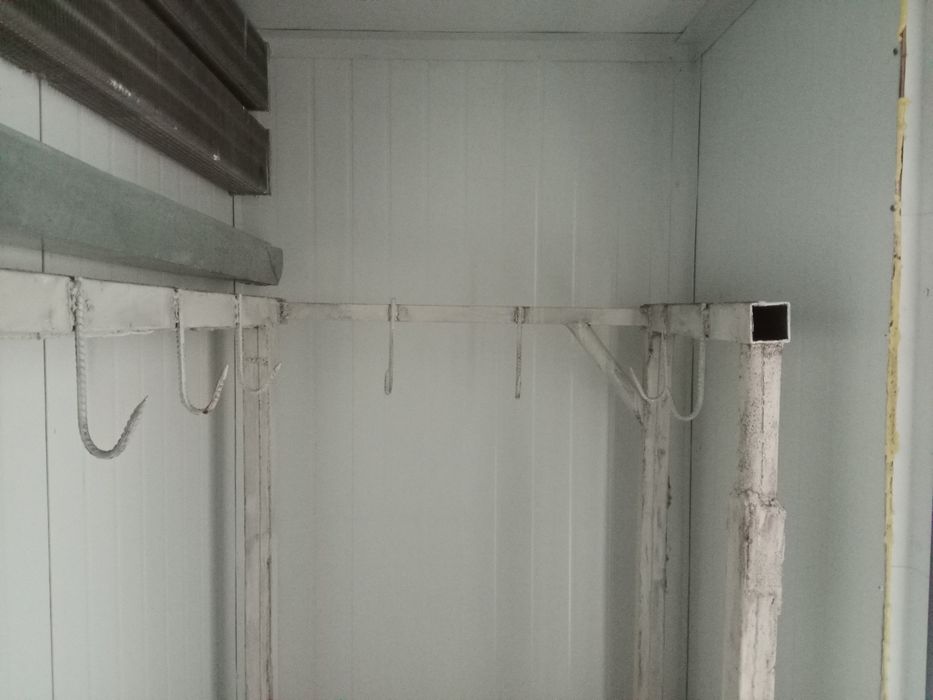 Qassobhonaga holodilnik  eni 130 uzunligi 420 balanligi 245  izptermik