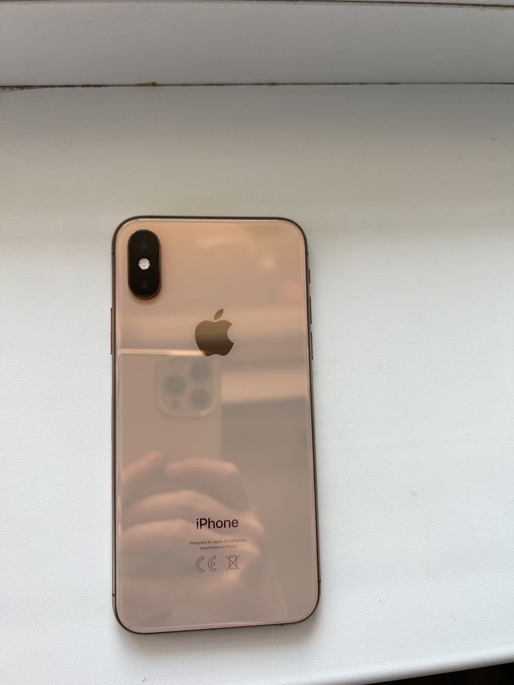 Продам телефон IPhone XS