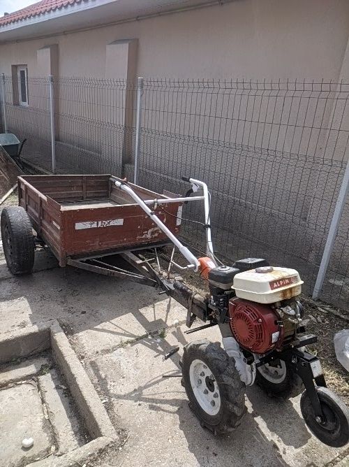 Motocultor cu remorca